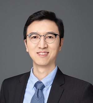Charles Chen 陈江峰 - 高级副总法律顾问